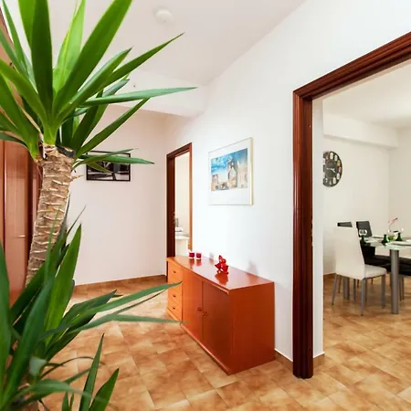 Amica Apartman *