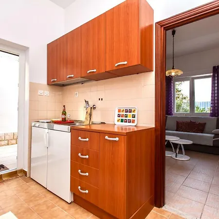 Amica Apartman *